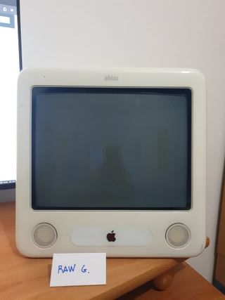 MacBook Blanco 2009 + eMac G4 1GHz 2003