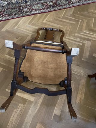 Sillas de madera y tela