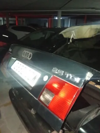 Portón Maletero Audi A6 C4 / 100 2.5tdi