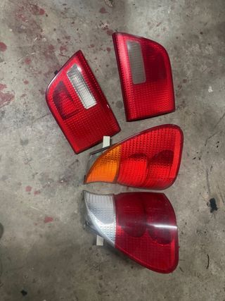 4 Pilotos Traseros Coche