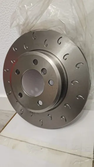Discos C-Hook 300mm y pastillas sdt rt66 bmw e46