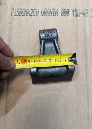 Martillo desbrozadora M37 para tornillo D20.