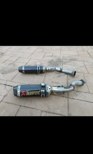 Escapes Akrapovic Yamaha R1