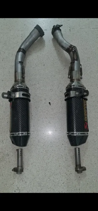 Escapes Akrapovic Yamaha R1