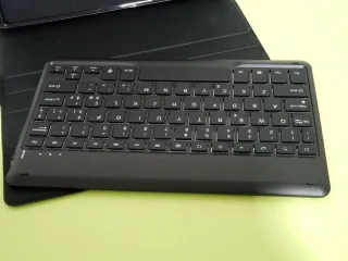 Funda Tablet con Teclado Bluetooth Negro