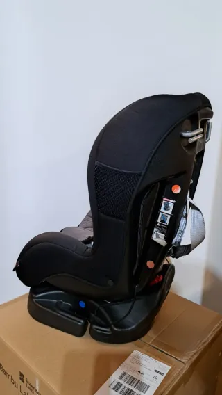 Silla de coche para bebé gris