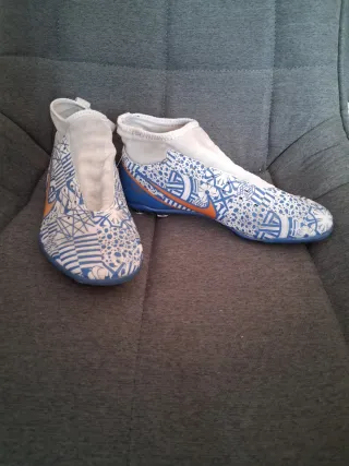 Botas de fútbol niño Nike CR7