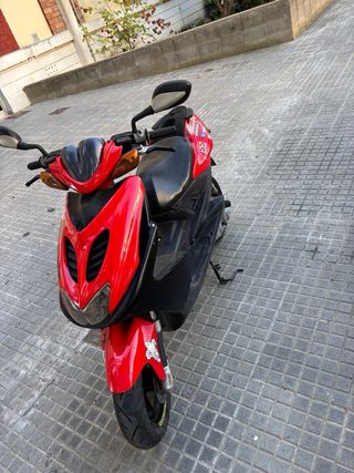 Aerox Scooter Rojo