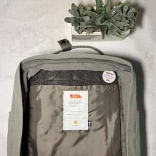 Mochila Fjallraven Kanken Gris 16 litros40