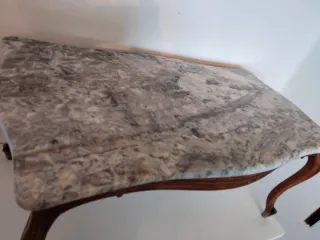 Tavolo da centro in marmo e legno