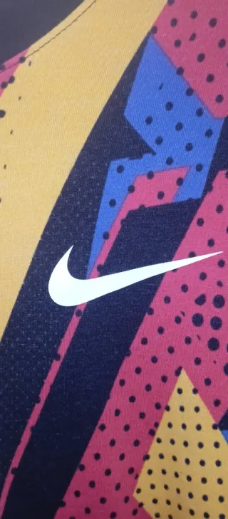 Camiseta Nike Multicolor Talla M
