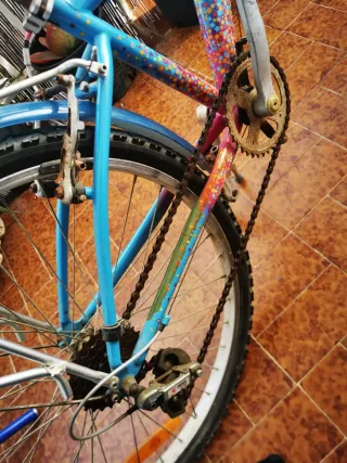 Bicicleta infantil con estrellas