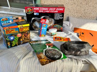 Terrario para reptiles con accesorios