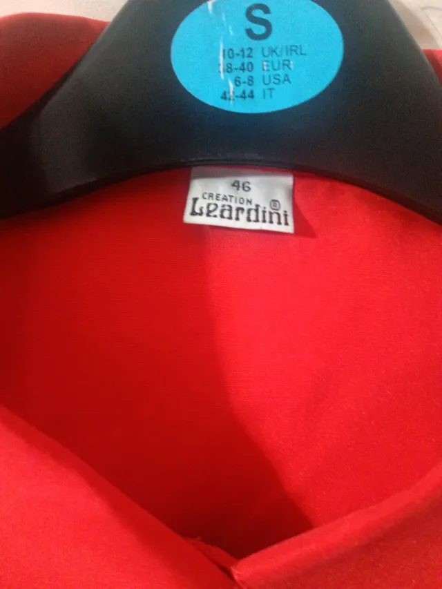 Blusa roja manga corta