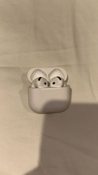 Airpods 4 Apple Blancos.