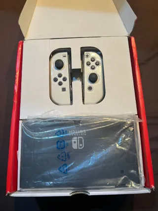 Nintendo Switch OLED Blanca y Negra