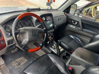 Mitsubishi Montero 2005