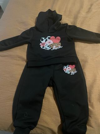 Conjunto bebé niña negro estampado