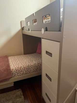 Cama 90 con litera, mesita y escalera con cajones
