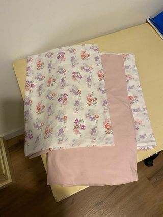 Juego de sábanas floral rosa