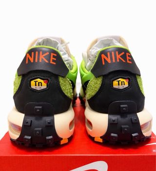 NIKE AIR MAX WAFFLE SP • Verde Negro • Talla 41