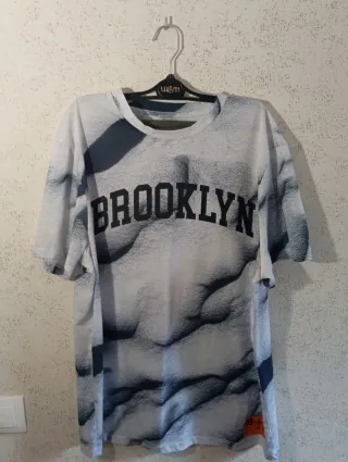 Camiseta Brooklyn Hombre Gris y Negra