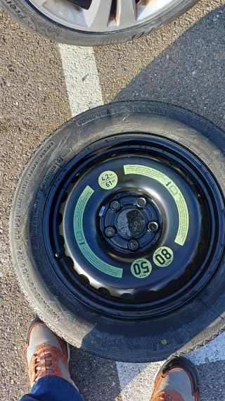 Rueda de emergencia Mercedes 17