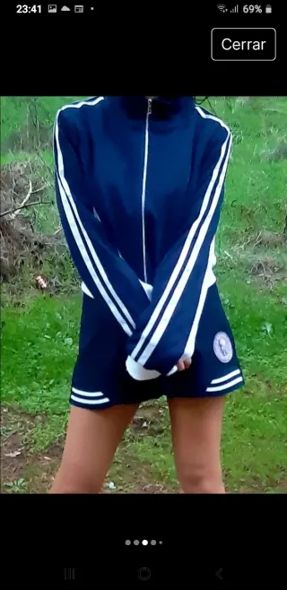 Cazadora bomber azul y blanca