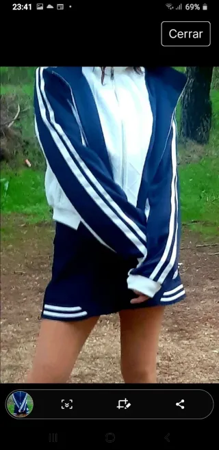 Cazadora bomber azul y blanca