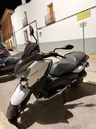 Yamaha XMAX 125cc