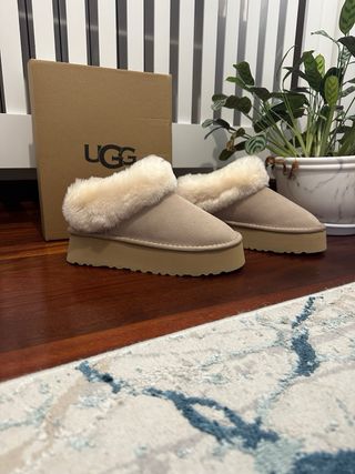 Botas UGG Beige con Plataforma