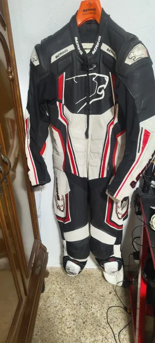 Mono Bering 1 pieza cuero