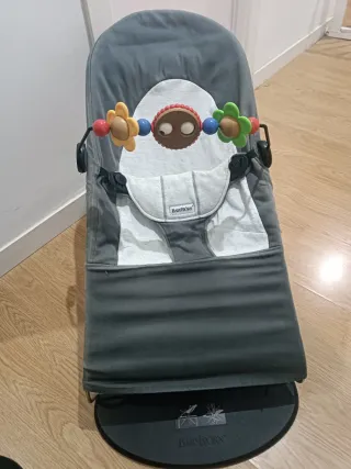 Hamaca Babybjorn con juguete