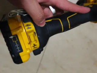 Taladro Dewalt DCD805NT