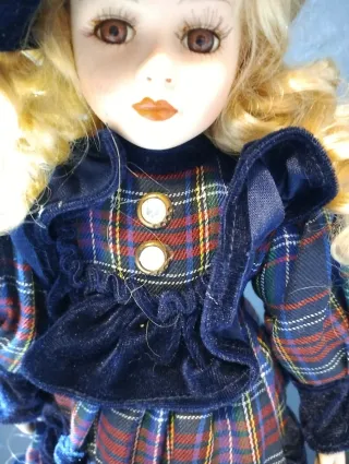 Bambola porcellana stile Vittoriano