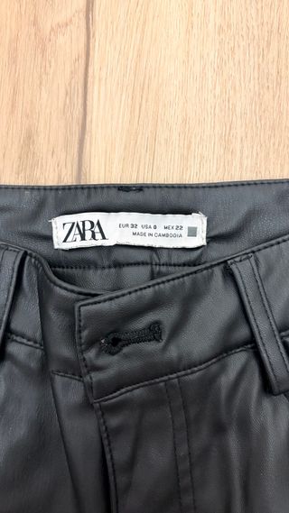 Pantalones Zara efecto piel Talla 32