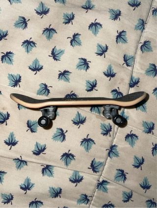 Mini skate hotwheels