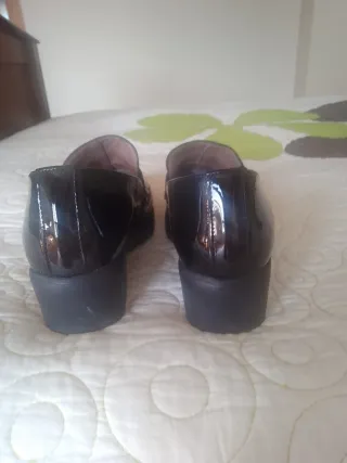 Zapatos Wonderfly Negros Charol Tachuelas