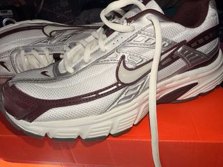 Zapatillas Nike Initiator Borgoña Talla 38.5