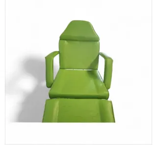 Camilla de estética verde