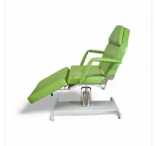 Camilla de estética verde