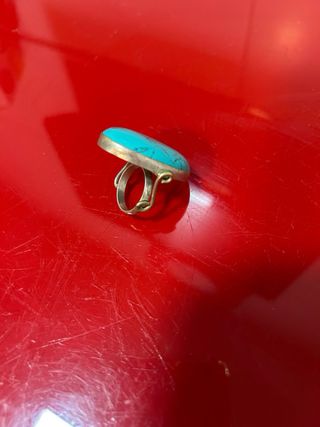 Anillo de plata con turquesa. La talla es aproxima