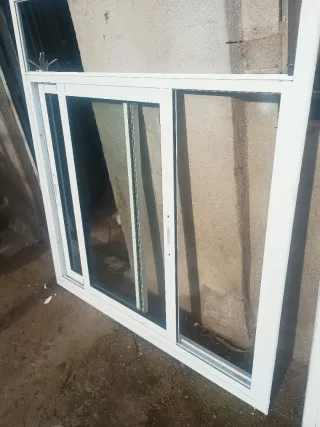 Ventana corredera aluminio blanca
