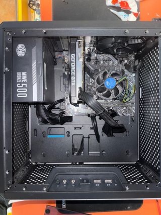 Ordenador Gaming Negro y Morado (negociable)