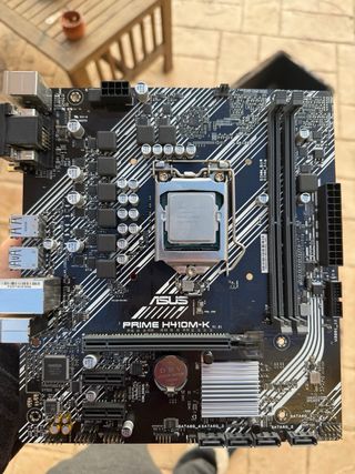 Ordenador Gaming Negro y Morado (negociable)