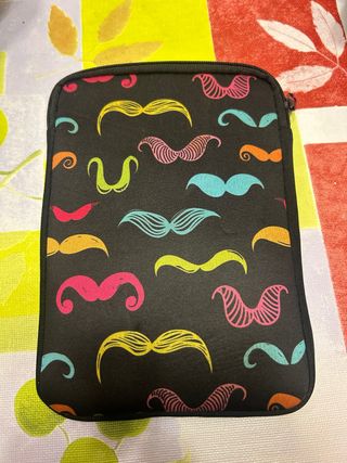 Cover protettiva Kobo Aura One con baffi