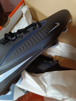 Botas de fútbol Nike Negras número 45