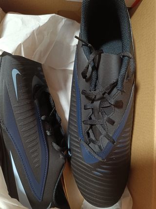 Botas de fútbol Nike Negras número 45