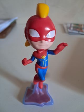 Capitã Marvel brinde Kinder Ovo PVC