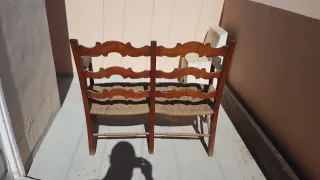 Par de Sillas de Madera Rústicas